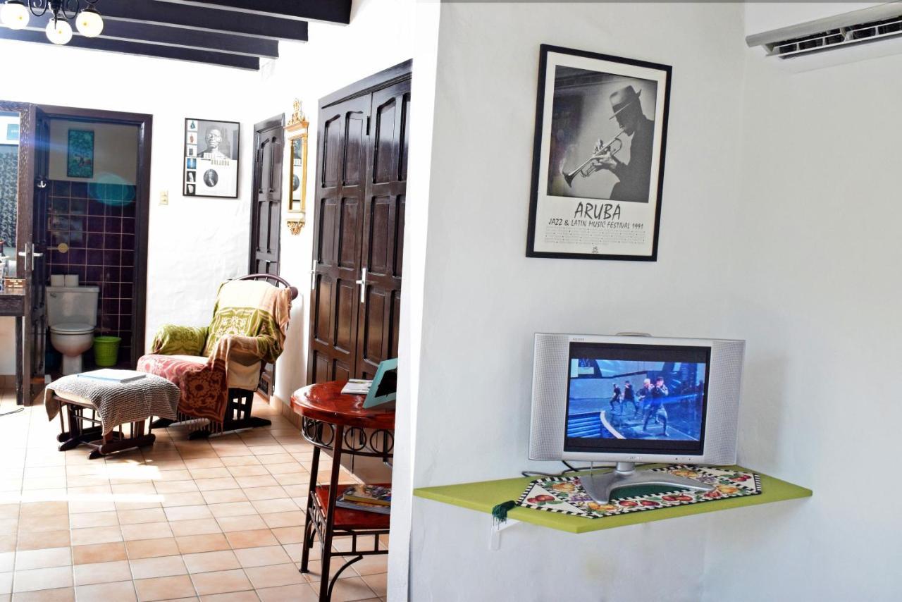 Villa Bougainvillea Aruba, The Tango Suite Palm Beach Exterior photo