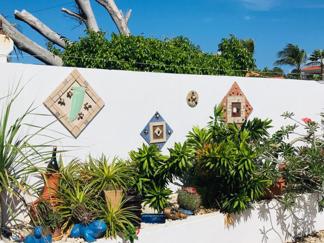 Villa Bougainvillea Aruba, The Tango Suite Palm Beach Exterior photo